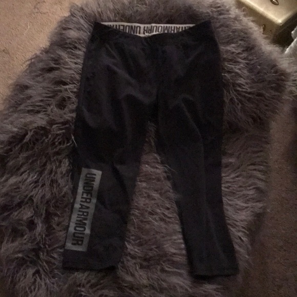 UNDER ARMOUR Capri leggings size small - Picture 4 of 4